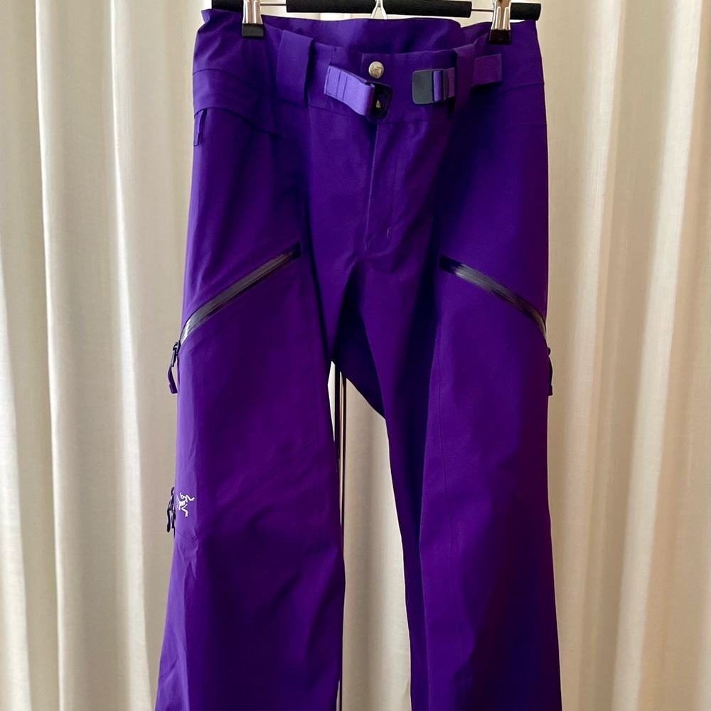Arc’teryx Women’s Sentinel Free ride pants -Medium